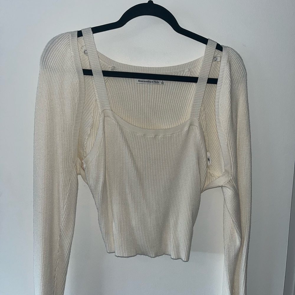 Cream Abercrombie & Fitch sweater